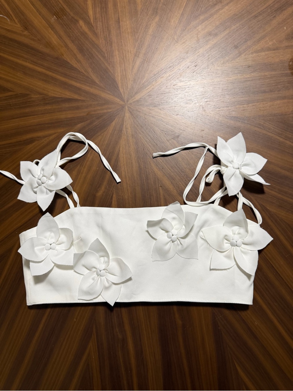 SHEIN White Floral Applique Tie-Strap Crop Top